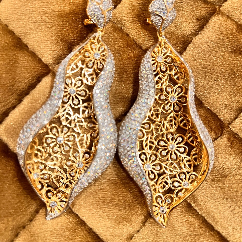 Elegant Gold Swarovski Leverback Earrings (Brand New)